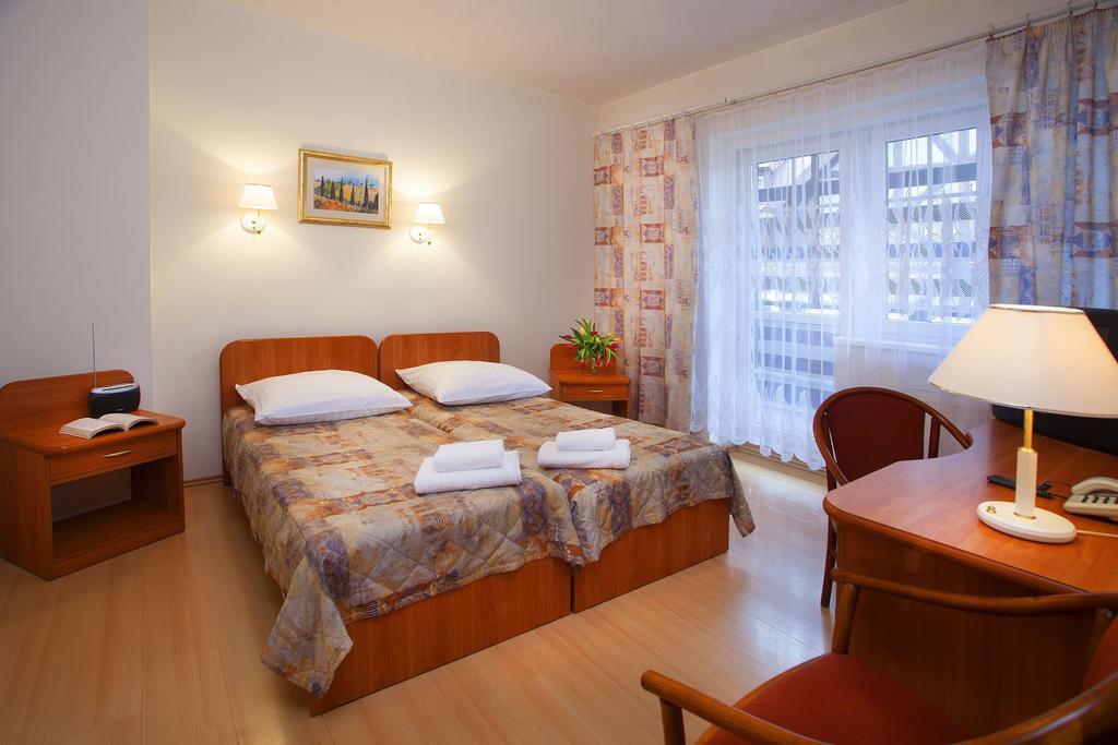 Hotel Mauritius Osrodek Szkolenia Sportu I Rekreacji Sklářská Poruba Pokoj fotografie